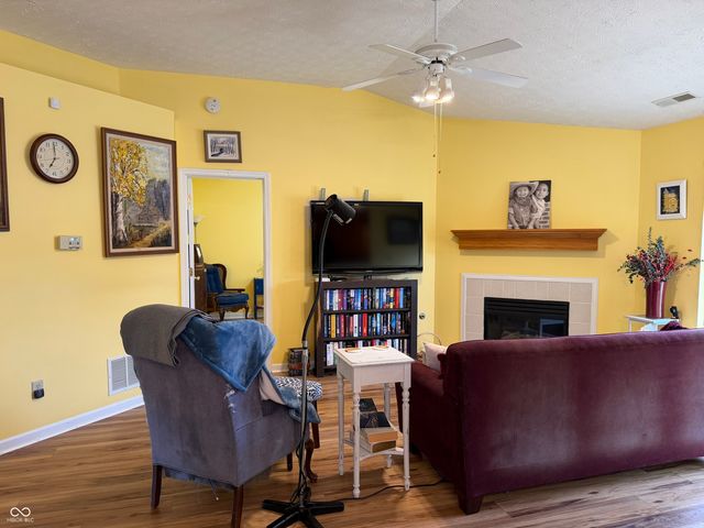 818 Jared Drive, Greenwood, IN 46143