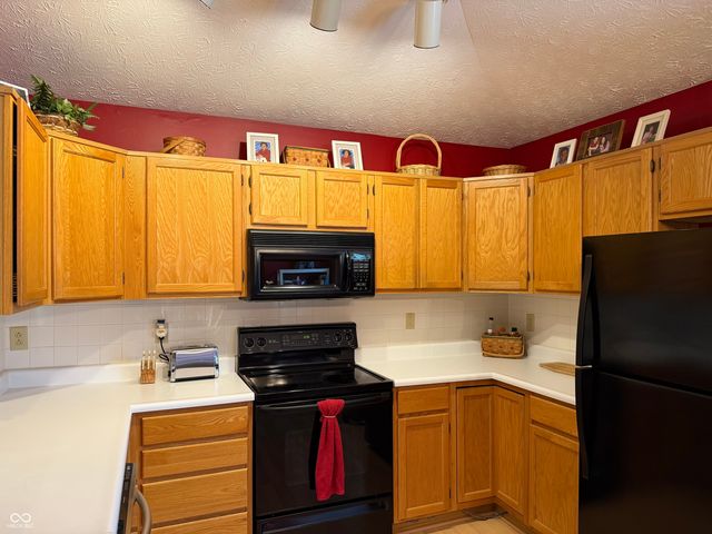 818 Jared Drive, Greenwood, IN 46143