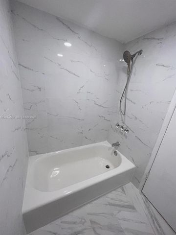310 Fontainebleau Boulevard 204, Miami, FL 33172