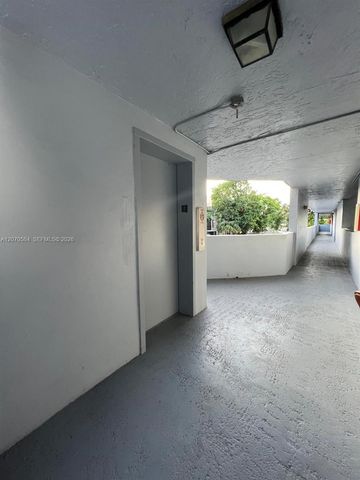 310 Fontainebleau Boulevard 204, Miami, FL 33172
