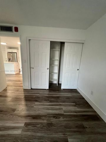 310 Fontainebleau Boulevard 204, Miami, FL 33172