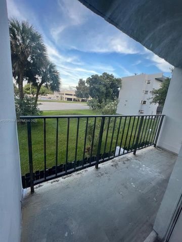 310 Fontainebleau Boulevard 204, Miami, FL 33172
