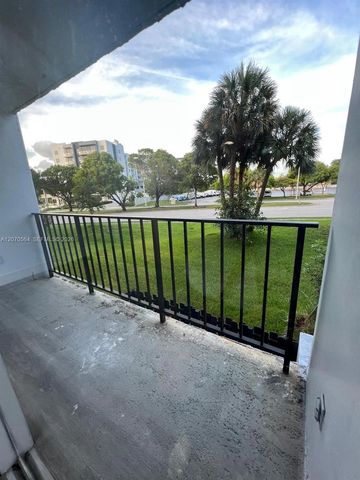310 Fontainebleau Boulevard 204, Miami, FL 33172