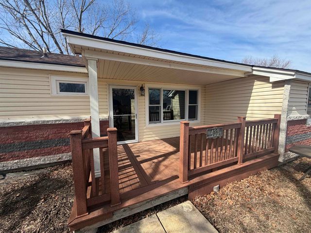 433 N Colby Ave, Valley Center, KS 67147