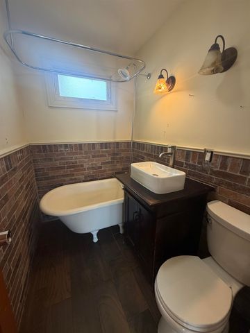 433 N Colby Ave, Valley Center, KS 67147