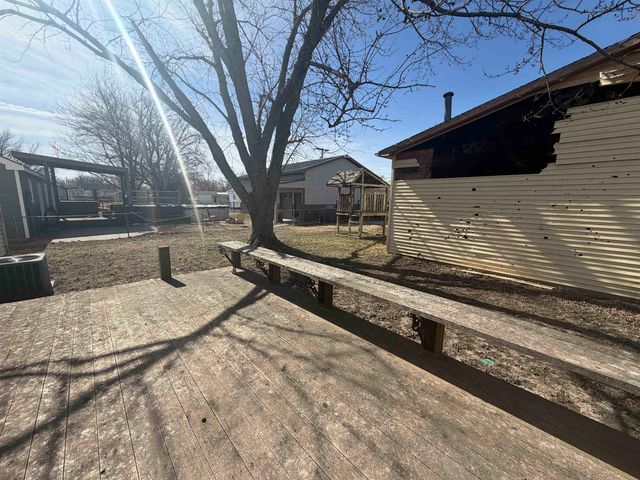 433 N Colby Ave, Valley Center, KS 67147