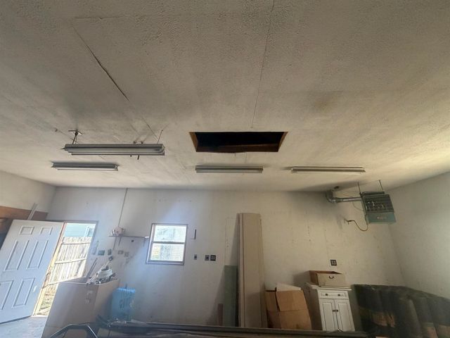 433 N Colby Ave, Valley Center, KS 67147