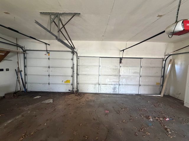 433 N Colby Ave, Valley Center, KS 67147