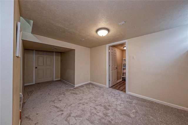 200 Stonebrook Dr, Peters Twp, PA 15317
