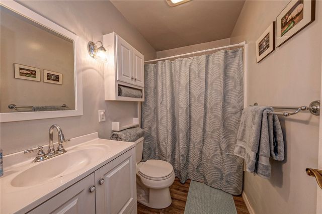 200 Stonebrook Dr, Peters Twp, PA 15317