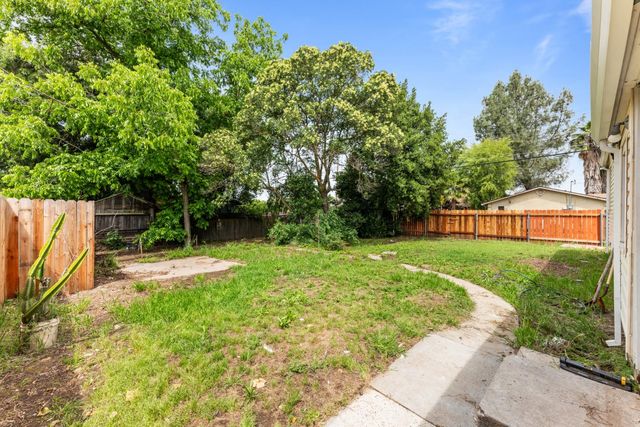 2699 Grove Ave, Sacramento, CA 95815