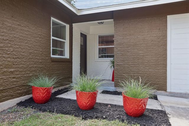 4906 Eastdale DR E, Austin, TX 78723