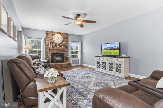 3743 HUNTSMAN DR, Huntingtown, MD 20639
