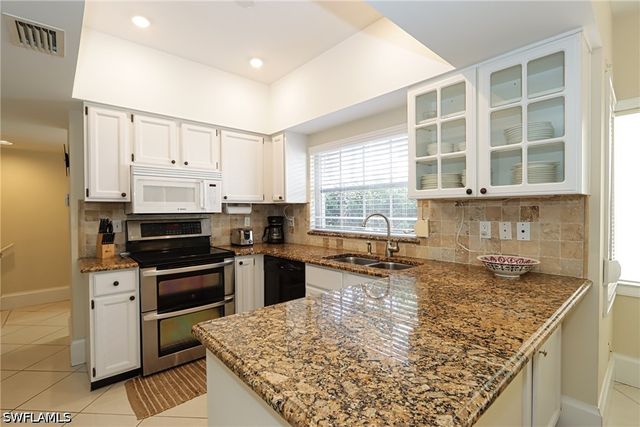 5916 Chanteclair DR 8, Naples, FL 34108