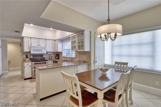 5916 Chanteclair DR 8, Naples, FL 34108