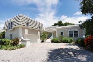5916 Chanteclair DR 8, Naples, FL 34108