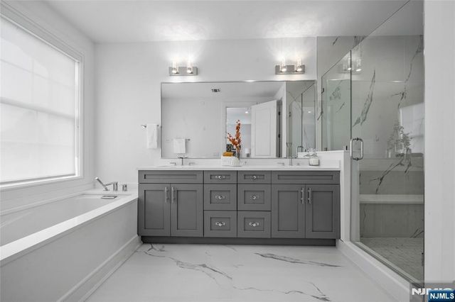 110 Mason Court 2G, Haworth, NJ 07641