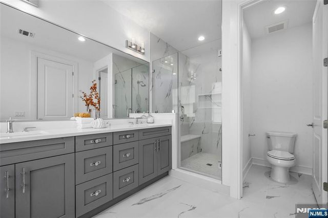 110 Mason Court 2G, Haworth, NJ 07641