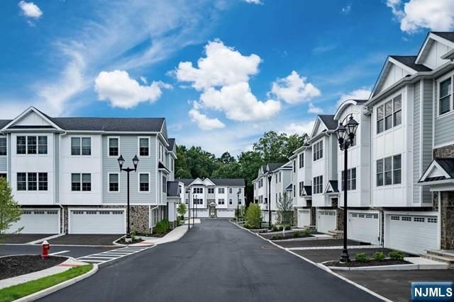 110 Mason Court 2G, Haworth, NJ 07641