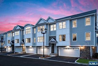 110 Mason Court 2G, Haworth, NJ 07641