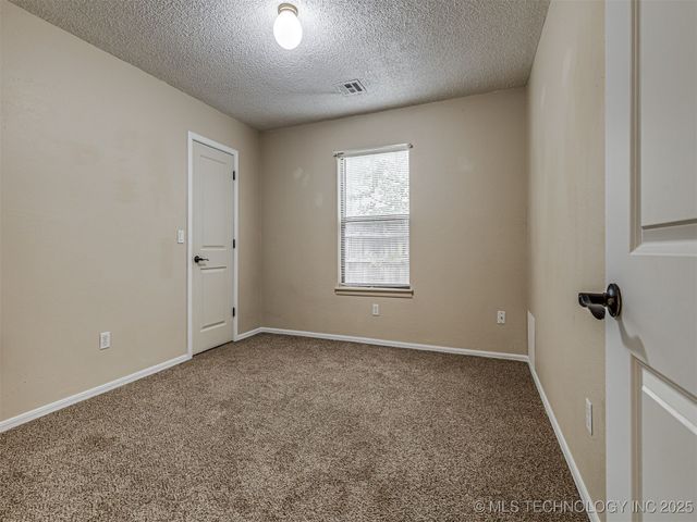 14225 E 37th Place, Tulsa, OK 74133