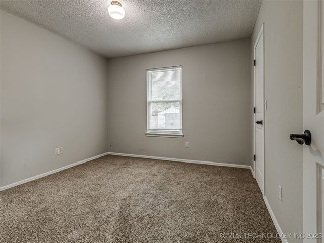 14225 E 37th Place, Tulsa, OK 74133