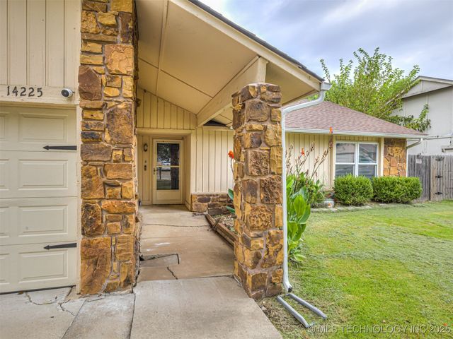 14225 E 37th Place, Tulsa, OK 74133