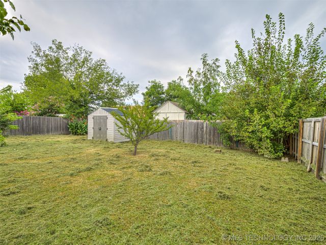 14225 E 37th Place, Tulsa, OK 74133
