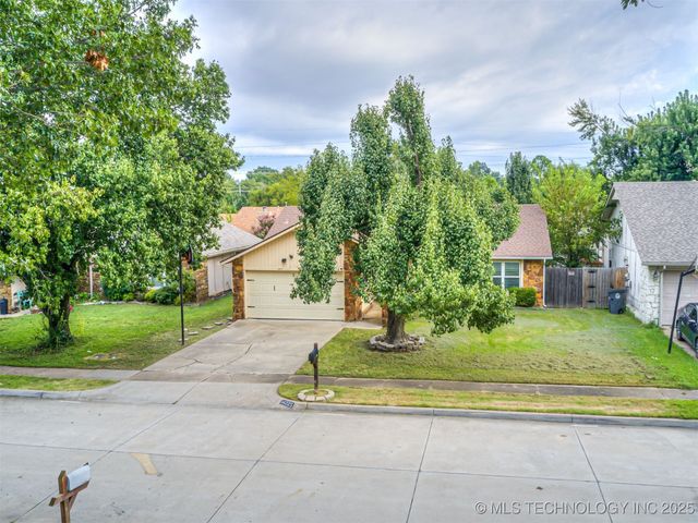 14225 E 37th Place, Tulsa, OK 74133