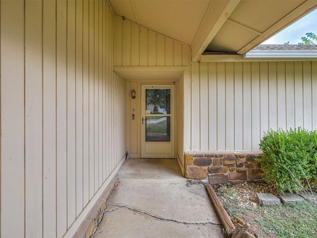14225 E 37th Place, Tulsa, OK 74133