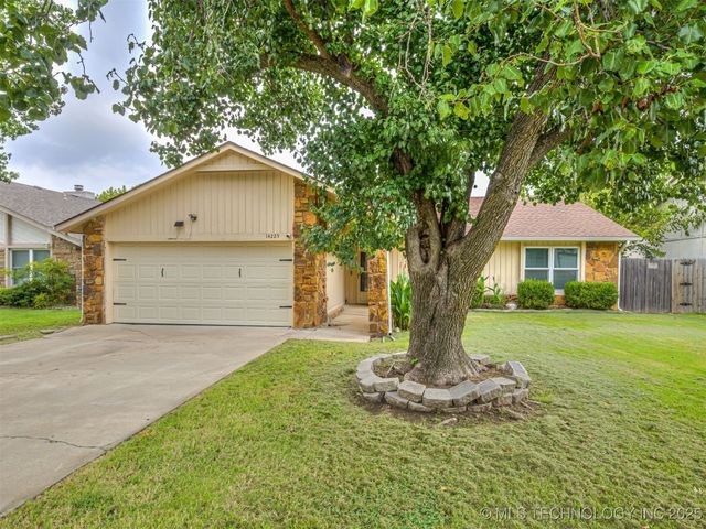 14225 E 37th Place, Tulsa, OK 74133