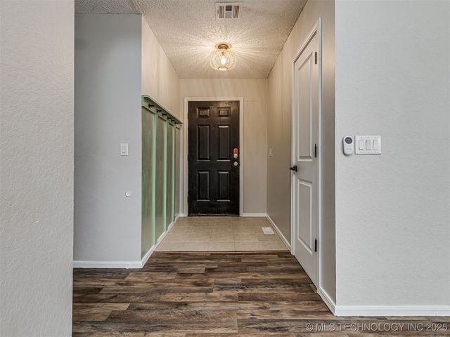 14225 E 37th Place, Tulsa, OK 74133