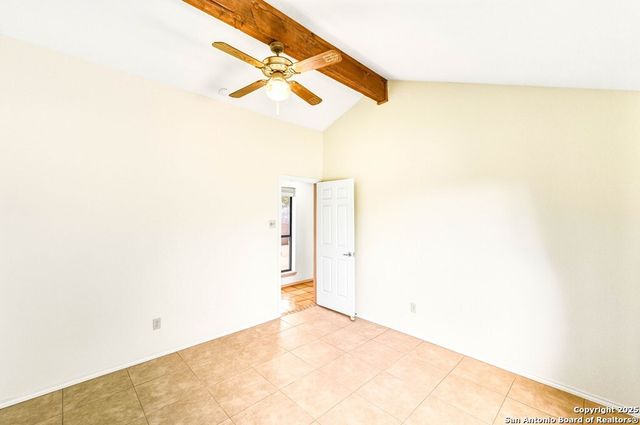 200 Roundabout Lane, Kerrville, TX 78028