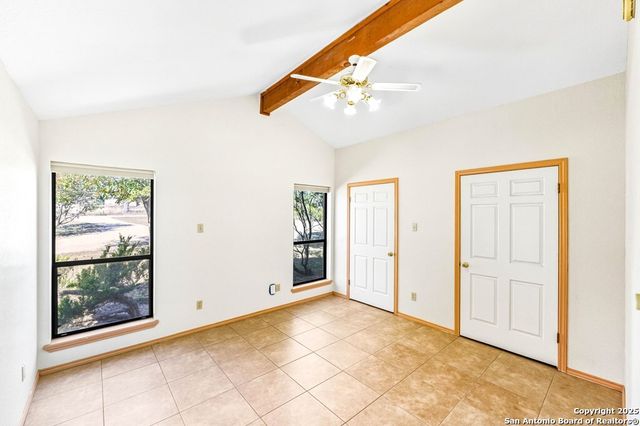 200 Roundabout Lane, Kerrville, TX 78028