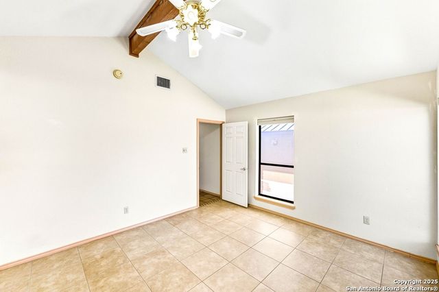 200 Roundabout Lane, Kerrville, TX 78028