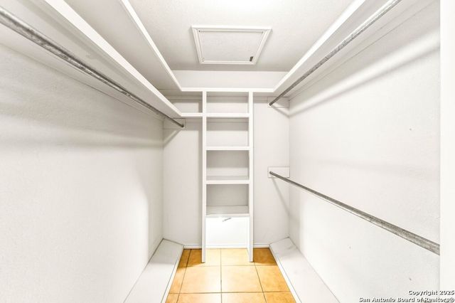 200 Roundabout Lane, Kerrville, TX 78028