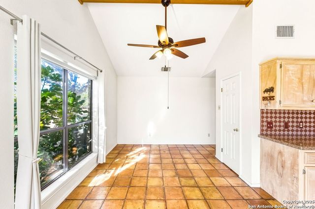 200 Roundabout Lane, Kerrville, TX 78028