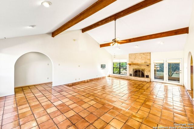 200 Roundabout Lane, Kerrville, TX 78028