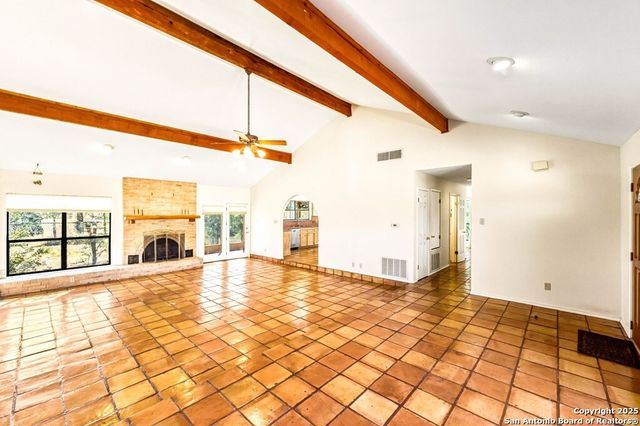 200 Roundabout Lane, Kerrville, TX 78028