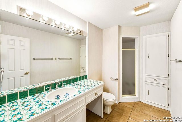 200 Roundabout Lane, Kerrville, TX 78028