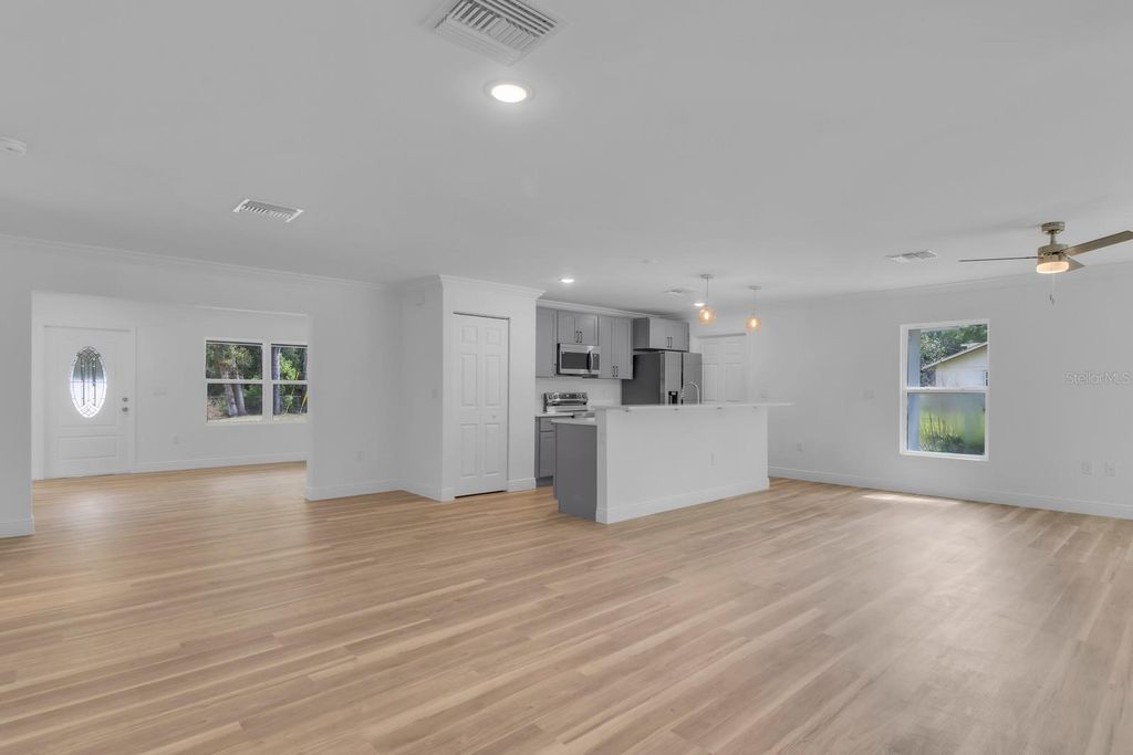 Image 4 of property listing at 413 POPPY LANE, Inverness, FL 34452