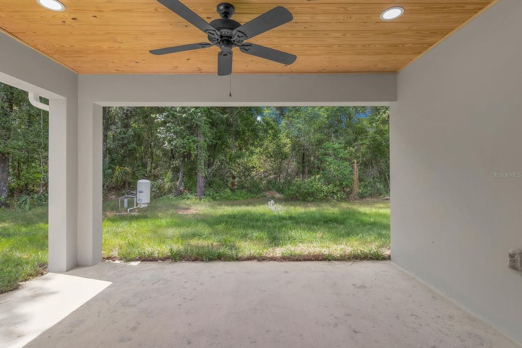 Image 31 of property listing at 413 POPPY LANE, Inverness, FL 34452