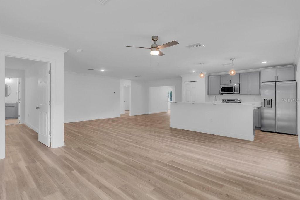 Image 5 of property listing at 413 POPPY LANE, Inverness, FL 34452