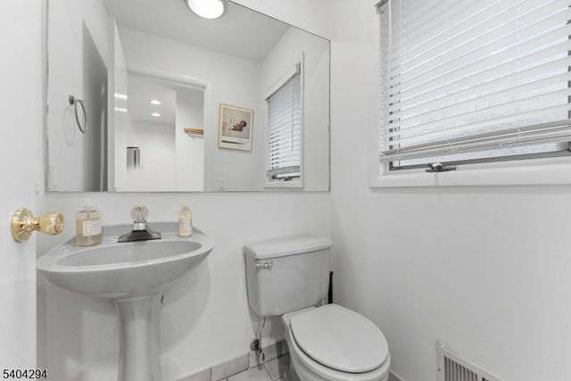 6 Essex St. G 39, Belleville Twp., NJ 07109