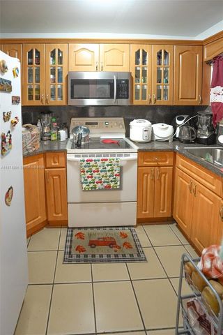 1159 W 40th St 16, Hialeah, FL 33012