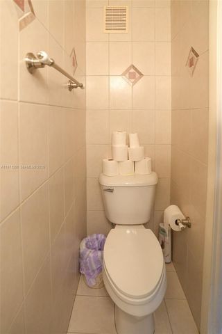 1159 W 40th St 16, Hialeah, FL 33012