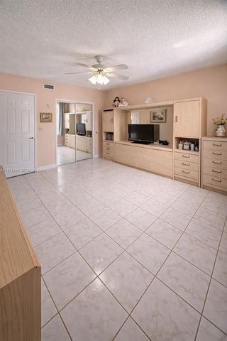 1159 W 40th St 16, Hialeah, FL 33012