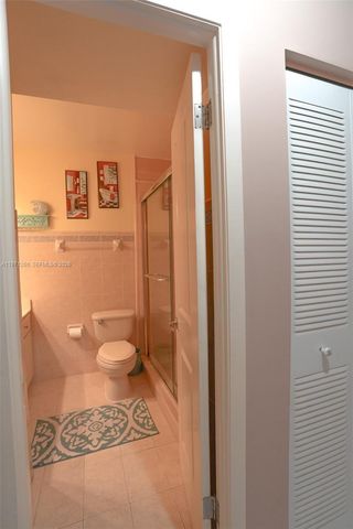 1159 W 40th St 16, Hialeah, FL 33012