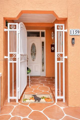 1159 W 40th St 16, Hialeah, FL 33012