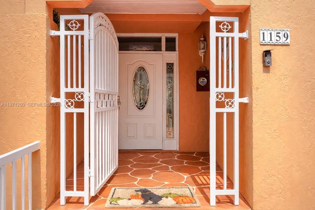 1159 W 40th St 16, Hialeah, FL 33012